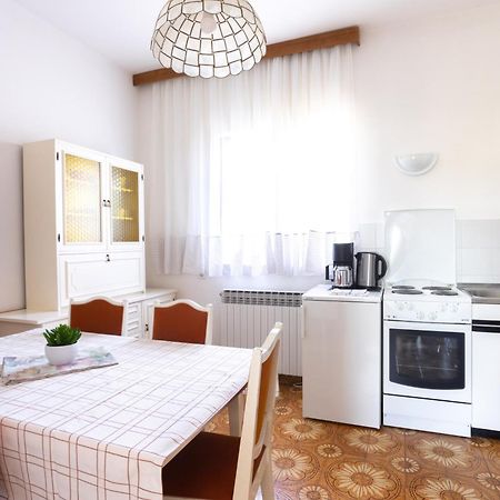 Apartments Lonzor I Selce Exterior photo