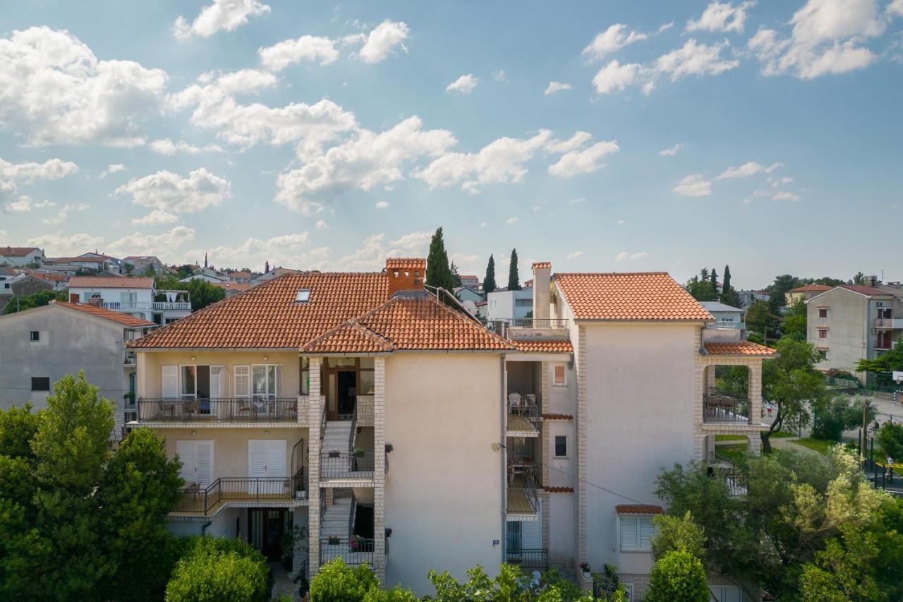 Apartments Lonzor I Selce Exterior photo