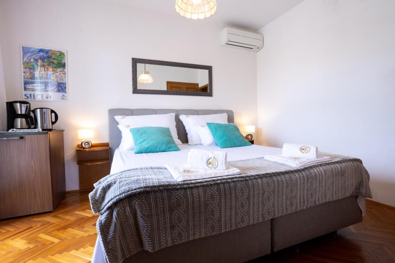 Apartments Lonzor I Selce Exterior photo
