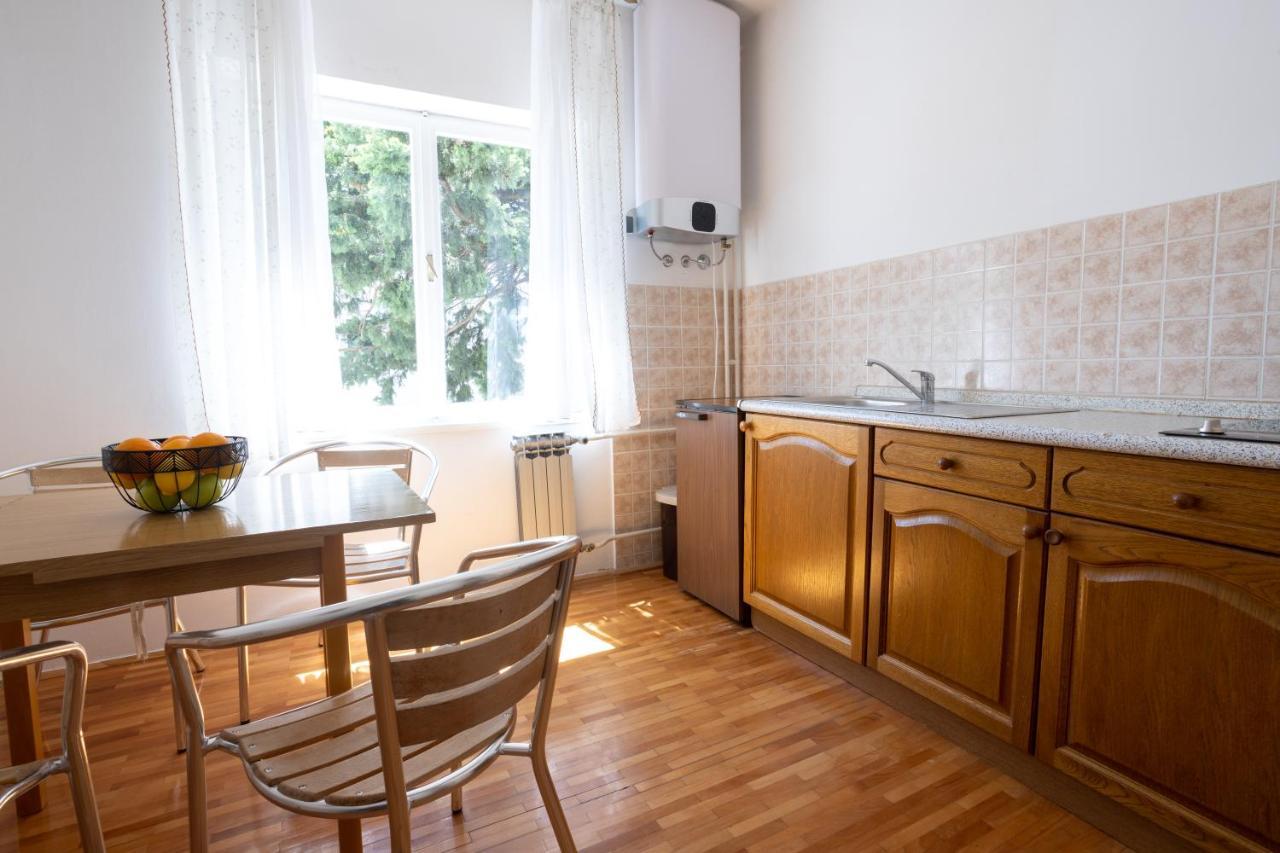 Apartments Lonzor I Selce Exterior photo